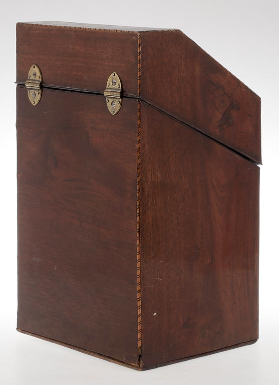 BESTICKSCHATULL, empire, 1800-tal.