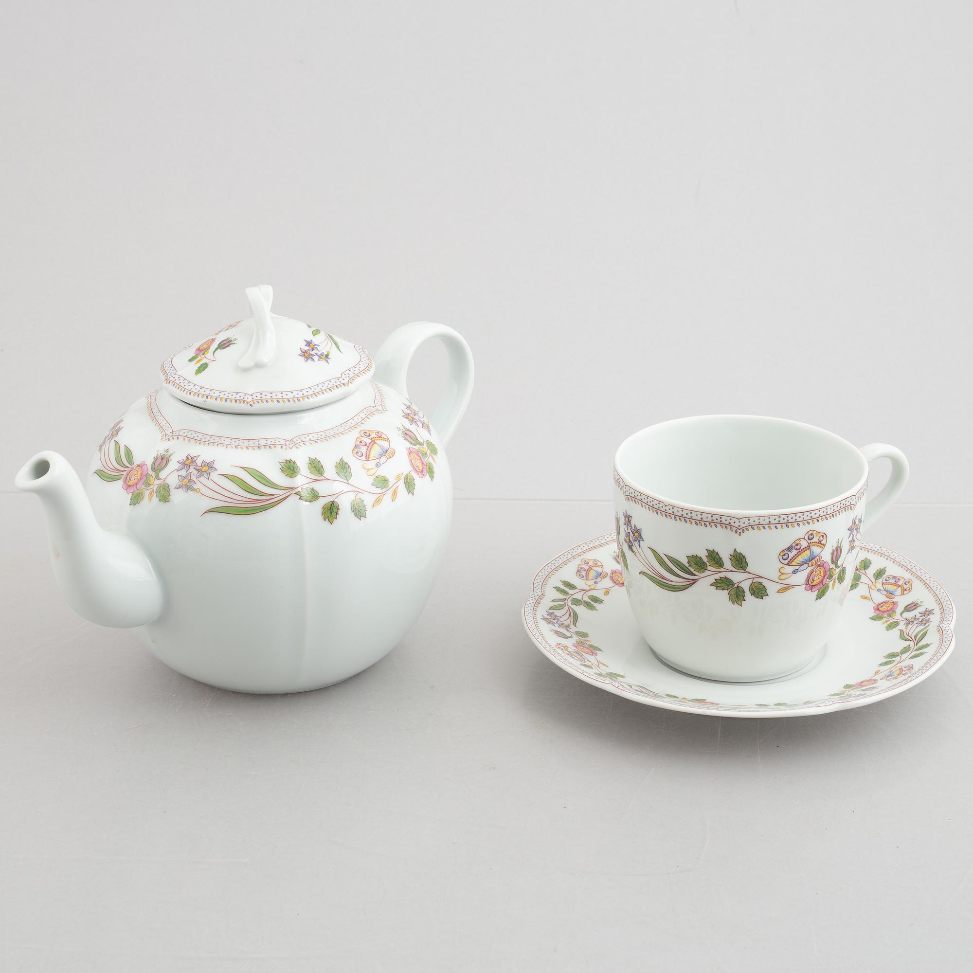 Mat-, kaffe- och teservis, 67 delar, Porcelaine de Paris, Frankrike, sent 1900-tal.