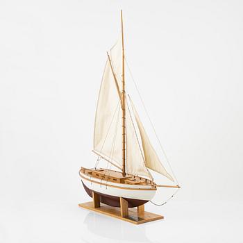 A wooden scale model of the Norwegian yacht "Marie" 1899 by Sören Orsman.