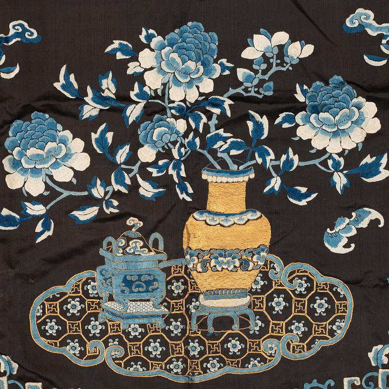 An embroidered Chinese silk altar cover, Qing dynasty, 19th Century.