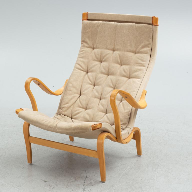 Bruno Mathsson fåtölj, "Pernilla" med fotpall, Dux, 1900-talets slut.