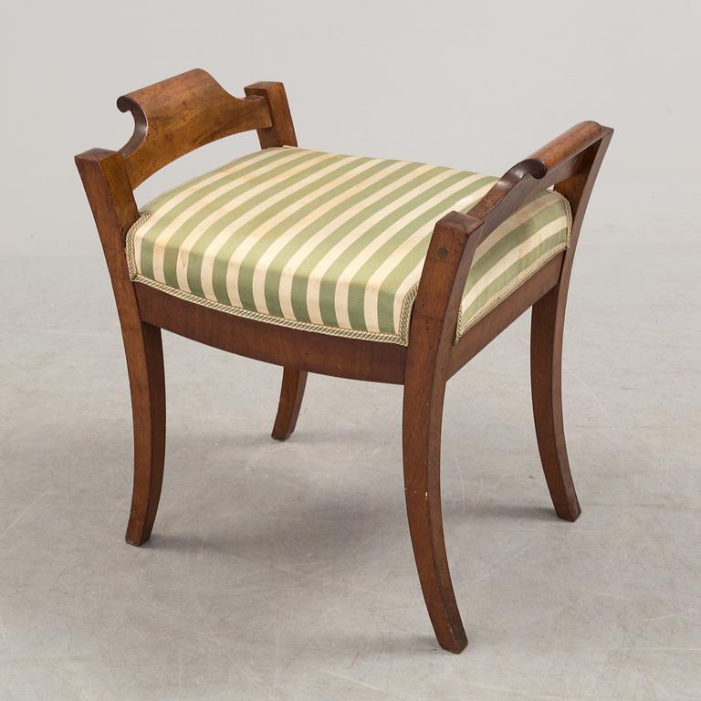 MÖBELGRUPP, 7 delar, Karl Johan, 1800-talets första hälft.