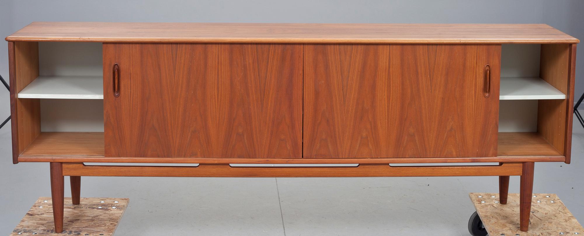 SIDEBOARD, Troeds, Bjärnum, 1960-tal.
