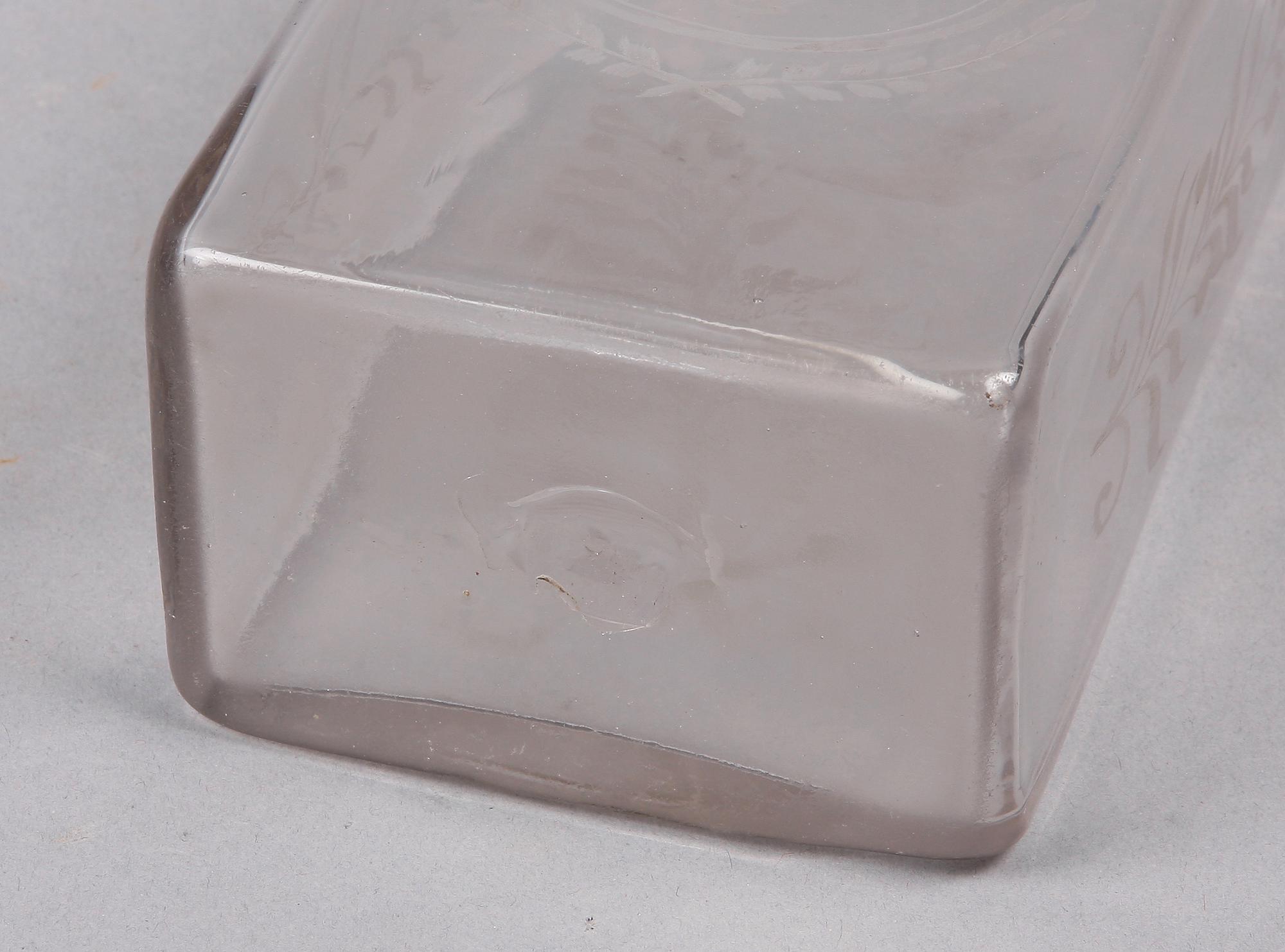 FLASKA, glas. 1800-talets första hälft.