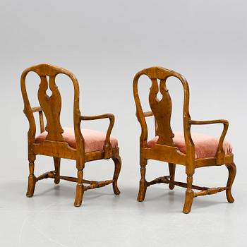 KARMSTOLAR, ett par, rokokostil, 1930/40-tal.