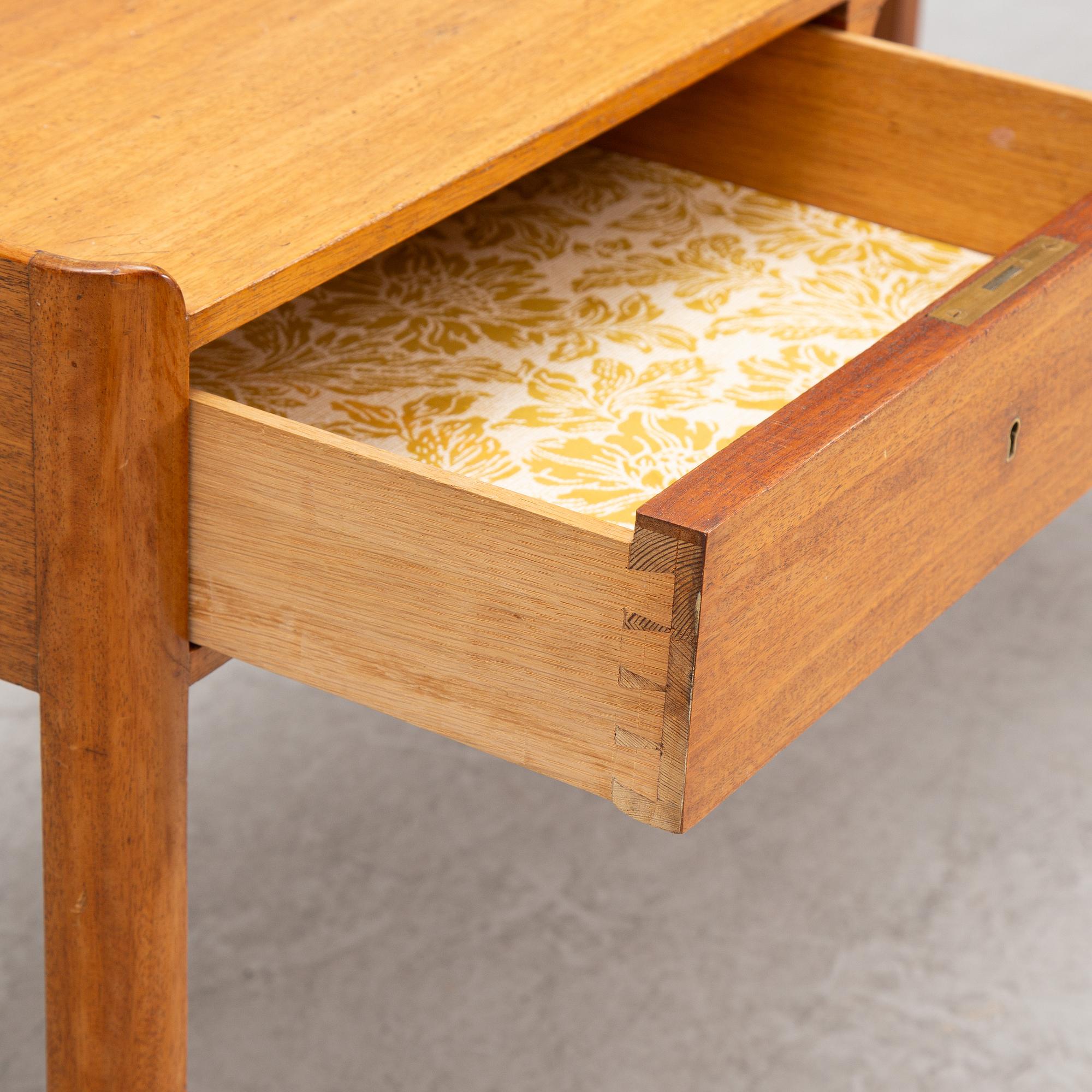 Josef Frank, a dressing table, model 650, Firma Svenskt Tenn, Sweden mid 20th century,