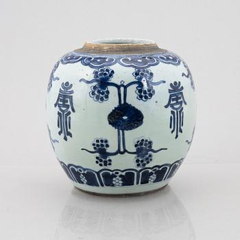 A blue and white jar, Qing dynasty, 18th century.