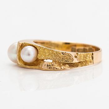 Björn Weckström, Ring "Viskning", 14K guld och odlade pärlor. Lapponia.