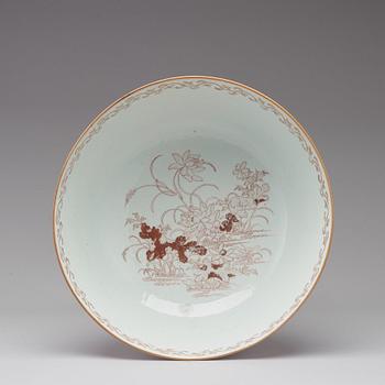 BÅLSKÅL med FAT, kompaniporslin. Qingdynastin, Qianlong (1736-95).