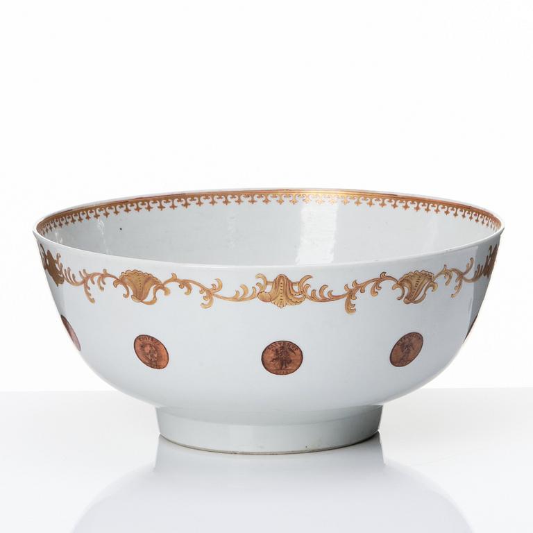 A Chinese Export punch bowl, Qing dynasty, Qianlong (1736-95).