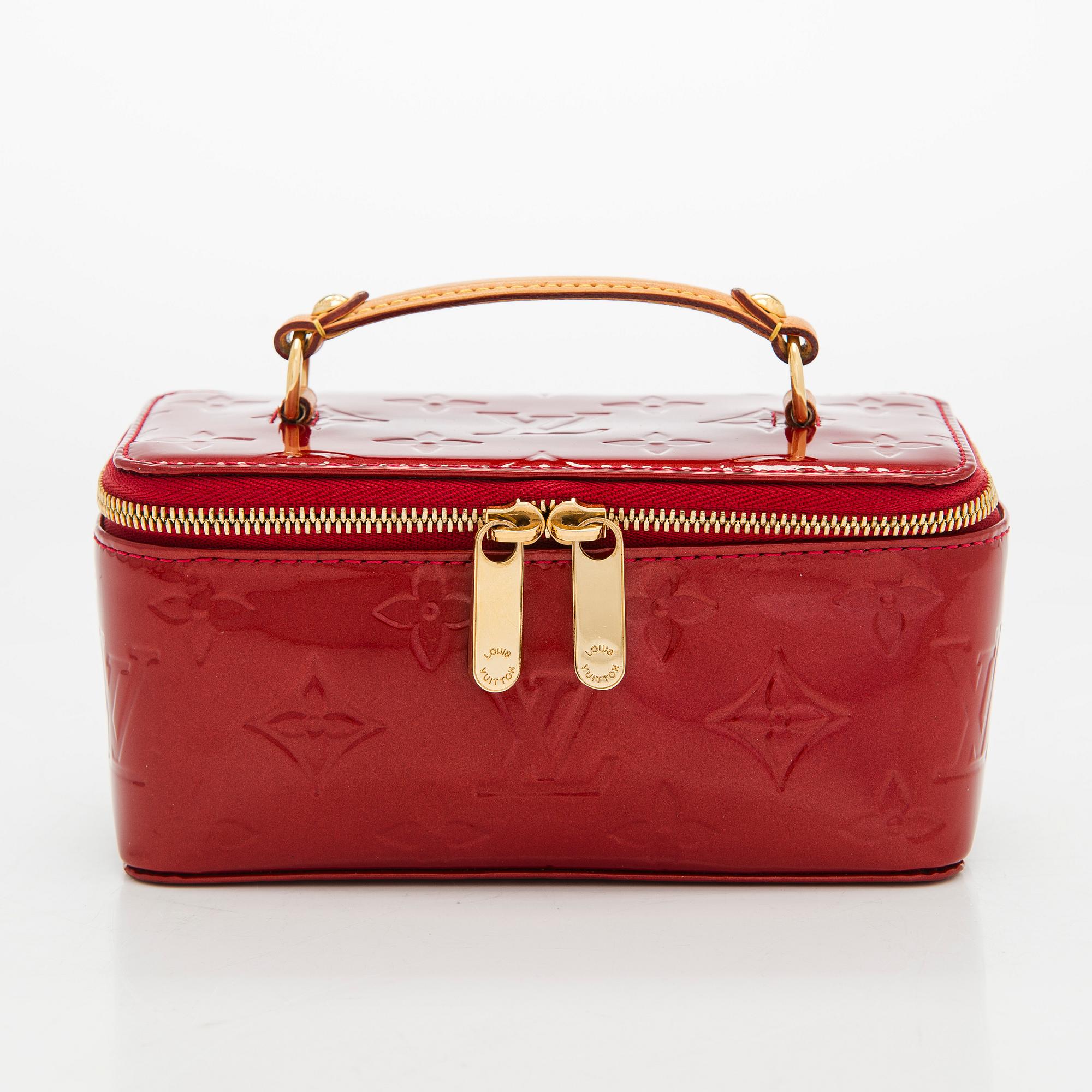 Louis Vuitton, korurasia.