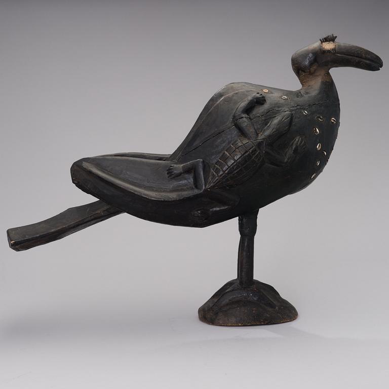 AN AFRICAN BIRD SCULPTURE, wood, middle of the 20th century.