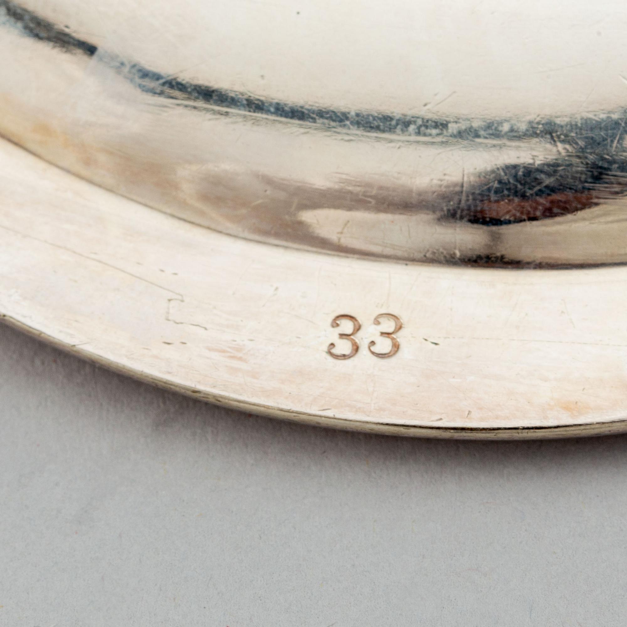 Bricka och Fat 2 st, nysliver, 1900-tal. Rokoko-stil.