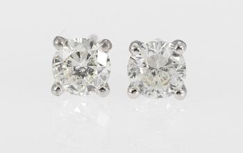 605. EARSTUDS, set with each one brilliant cut diamond, tot. 1.32 cts.