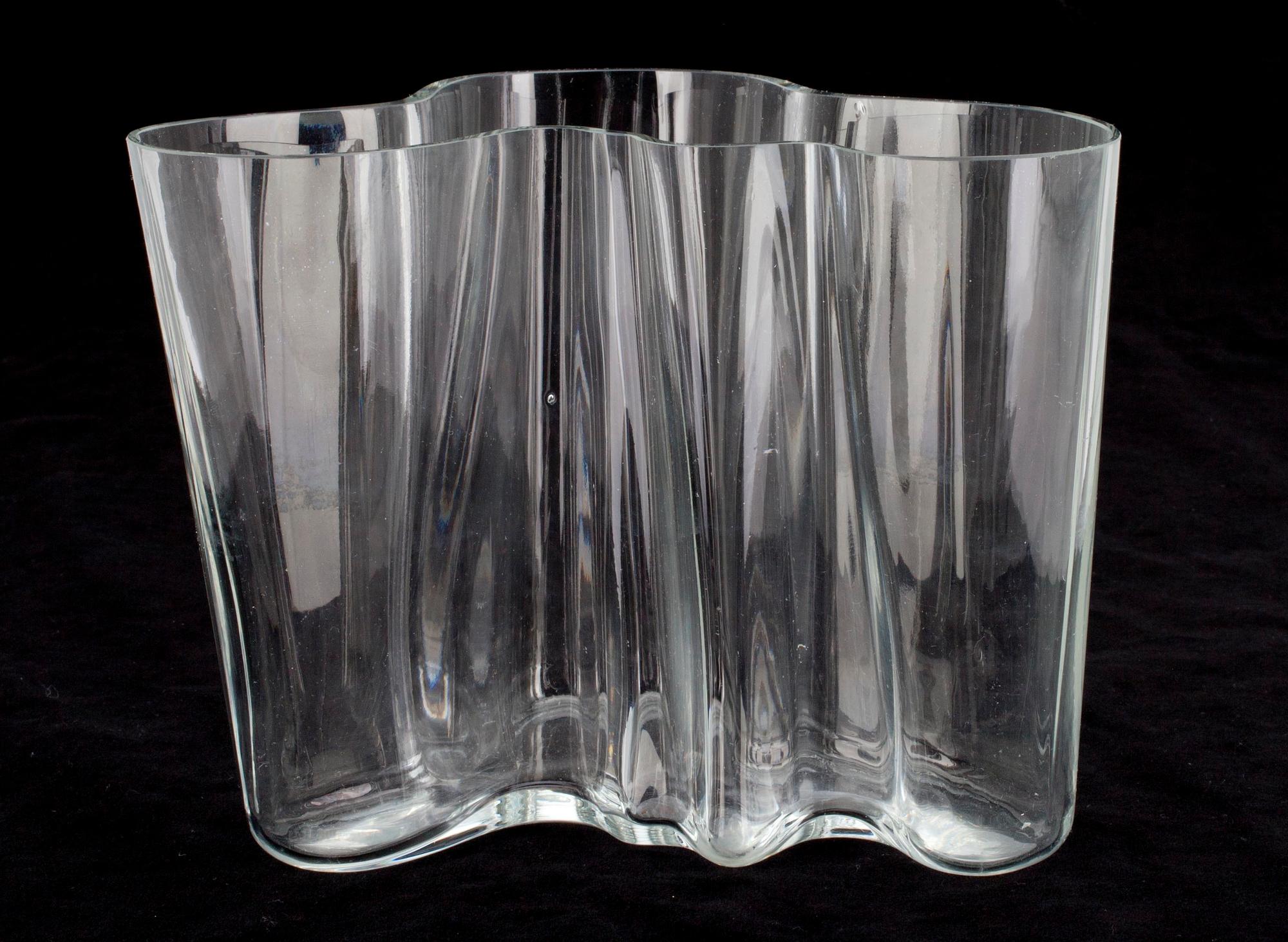 VAS, glas, "Savoy"  signerad Alvar Aalto, 3030.