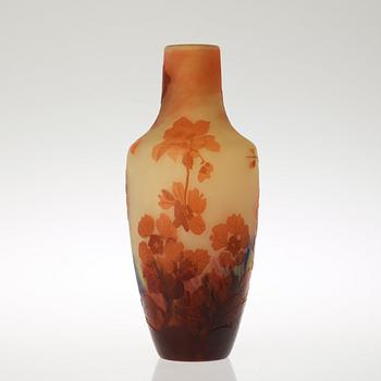 An Emile Gallé Art Nouveau amber cameo glass vase, Nancy France.