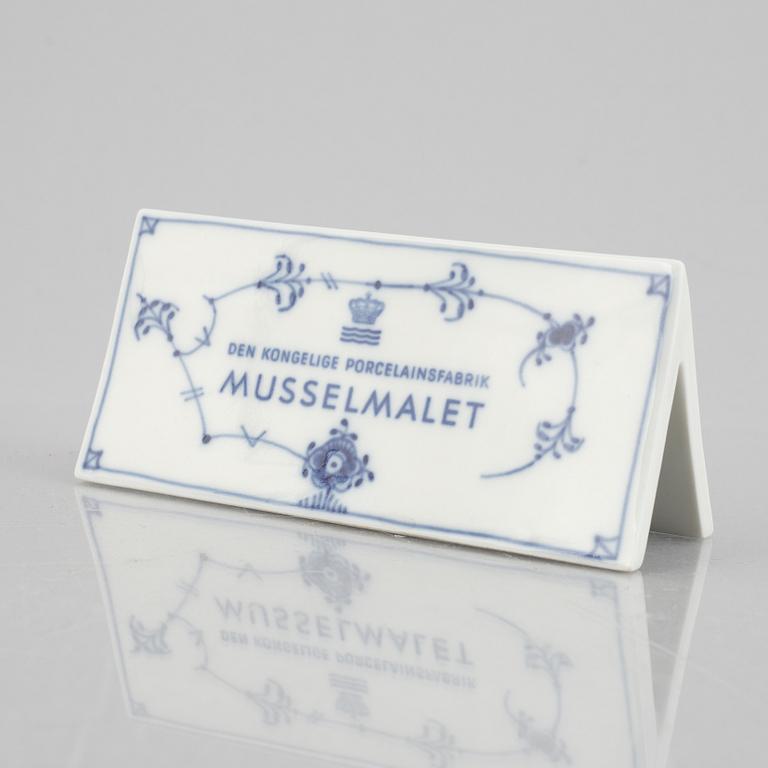 A blue and white "Blue fluted" porcelain stand "Den Kongelige Porcelainsfabrik Musselmalet".