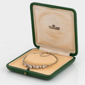 Armband 18K guld och vitguld med gammal- och åttkantslipade diamanter av CG Hallberg.
