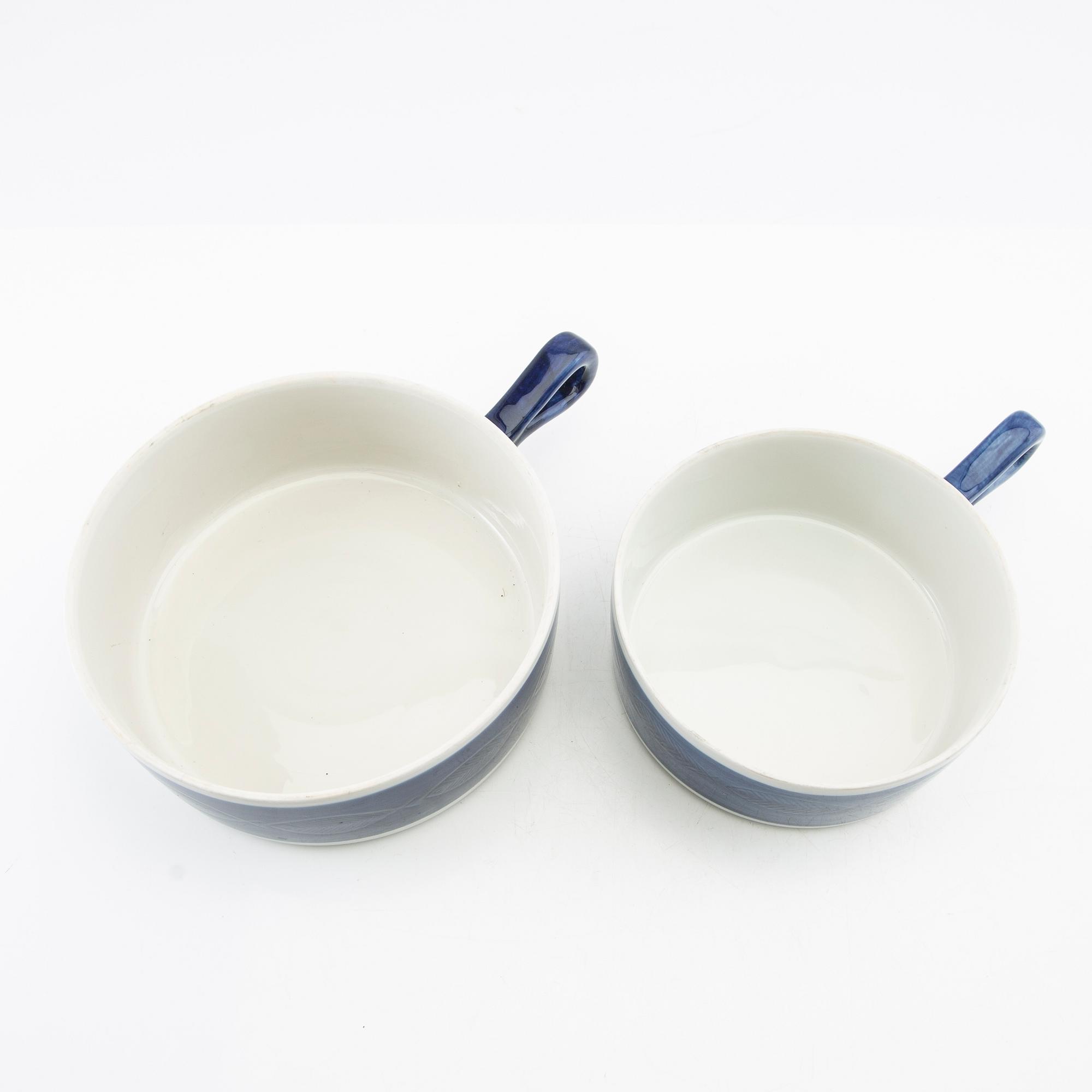 Hertha Bengtson, 31-piece "Koka blå" service, Rörstrand, late 20th century porcelain.