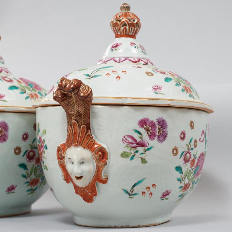 An export porcelain famille rose dinner service, Qing dynasty, Qianlong (1736-1795), (59 pc).