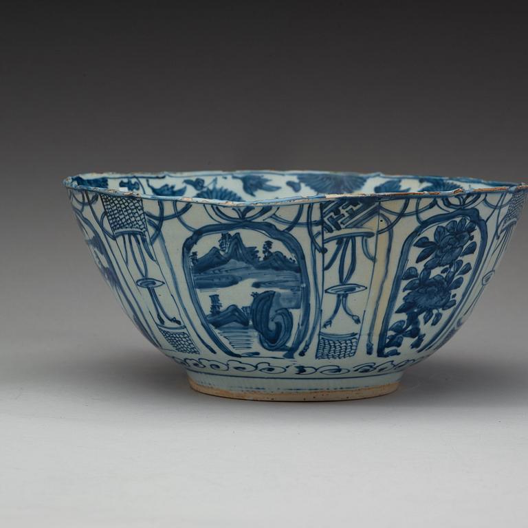 SKÅL, porslin. Mingdynastin, Wanli (1573-1620).