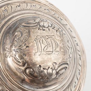 Dryckeskanna, silver, Charles Wright, London, England, 1776.