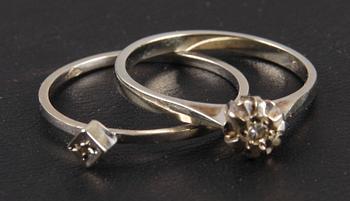 RINGAR, 2 st, 18 K vitguld samt diamanter. Ca 3 g.