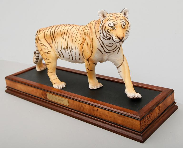 FIGUR, porslin, "On the prowl", The Franklin Mint.