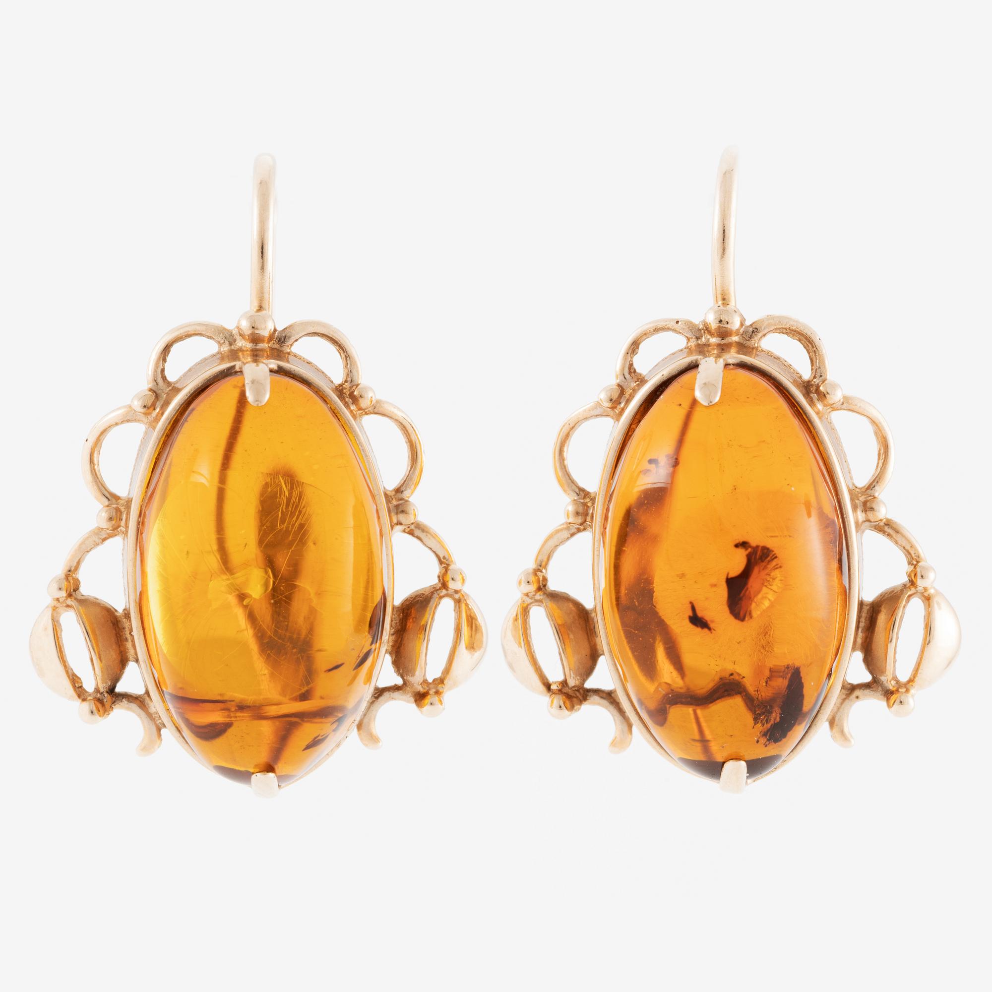 Earrings 14K gold with amber.