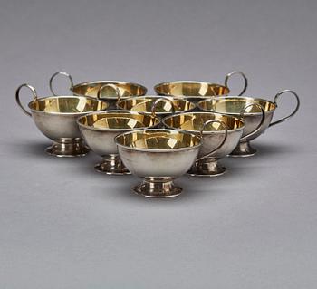 PUNCHMUGGAR, 8 st, silver GAB, Stockholm 1949, vikt ca 266 g.
