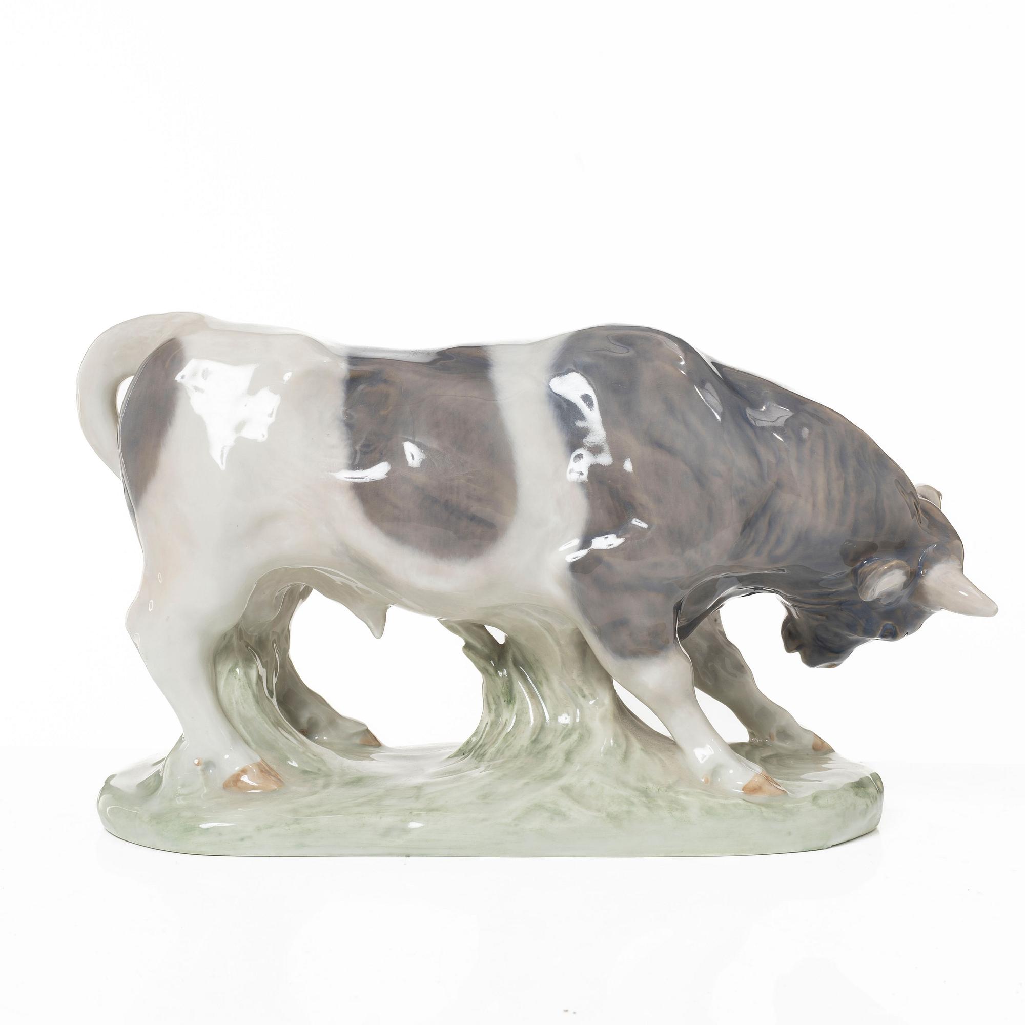 Knud Kyhn, Figure, porcelain, Royal Copenhagen, Denmark, 1980-1984.