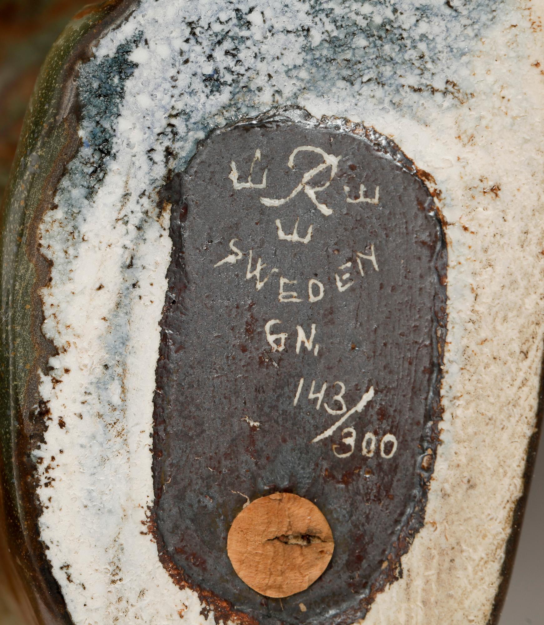 FIGURIN, stengods. Gunnar Nylund, Rörstrand.