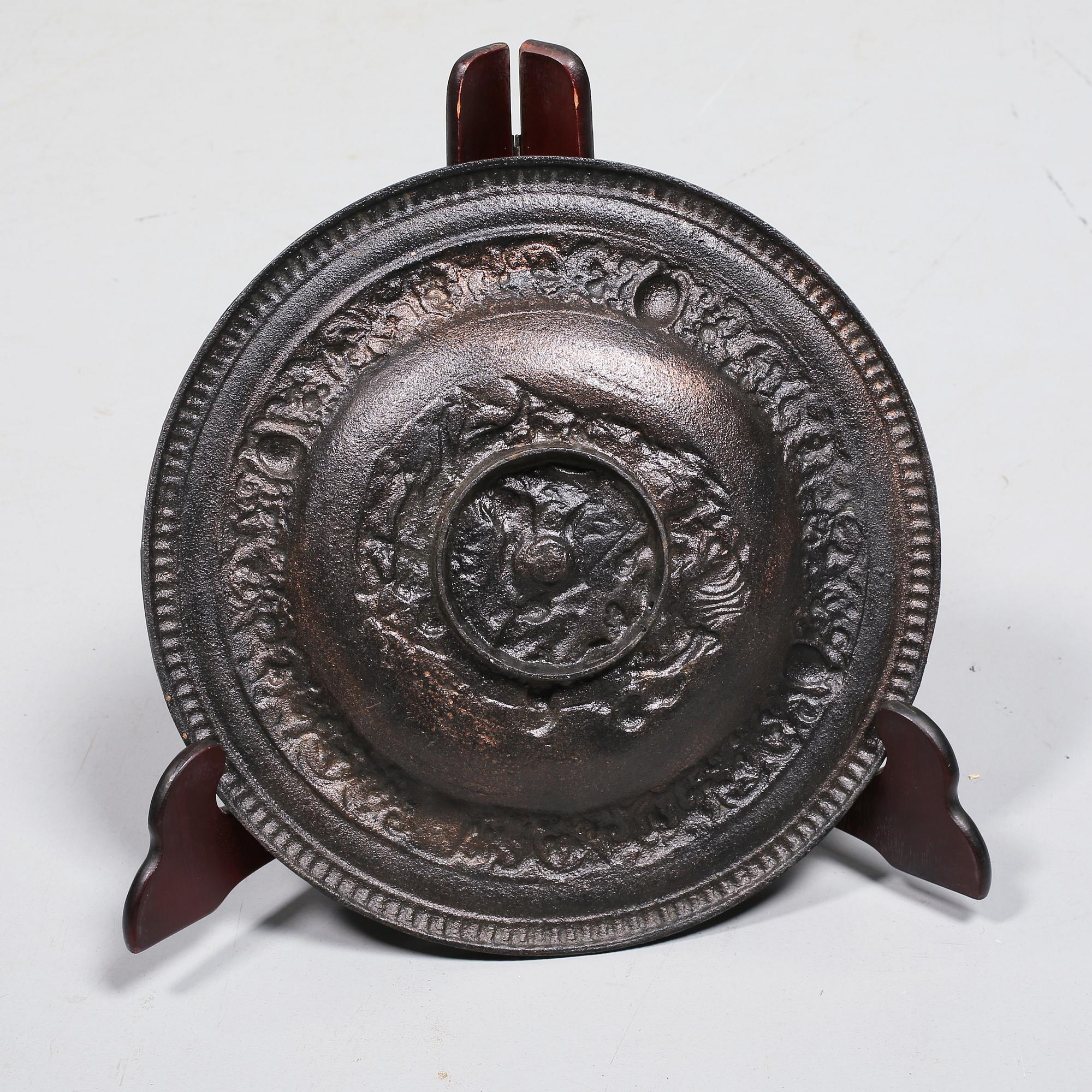 VÄGGPLAKETTER, 2 st, gjutjärn, 1900-tal.