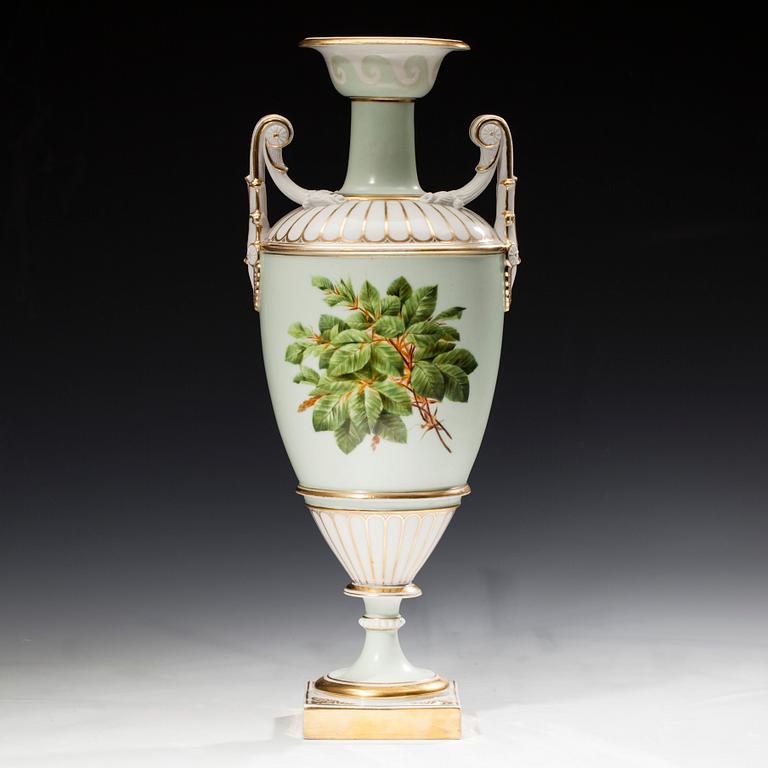 DEKORATIONSURNA, porslin, Danmark, Royal Copenhagen ca 1900.