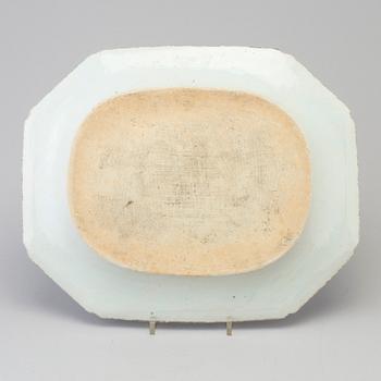 STEKFAT, porslin, Kina, Qianlong (1736-1795).