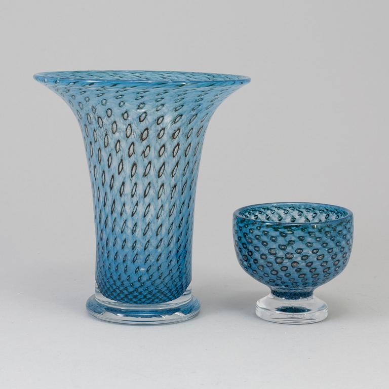 BERTIL VALLIEN, vas och skål på fot, Boda glasbruk 1970-tal.