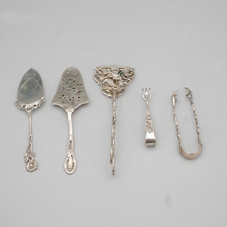 SILVER, 5 delar, olika nationaliter, 1900-talets andra hälft. Totalvikt ca 147 gram.