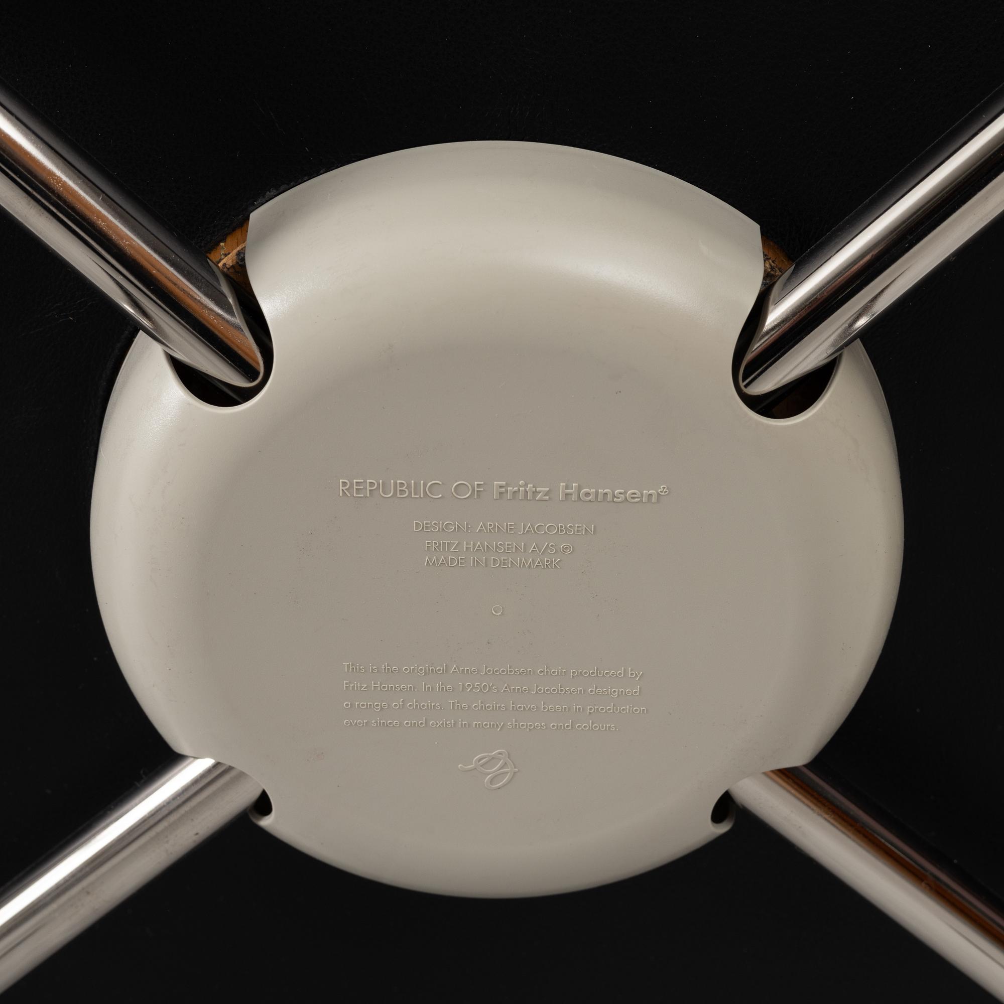 Arne Jacobsen, chairs, set of 5, "The Seven" Fritz Hansen, Denmark, late 20th century.