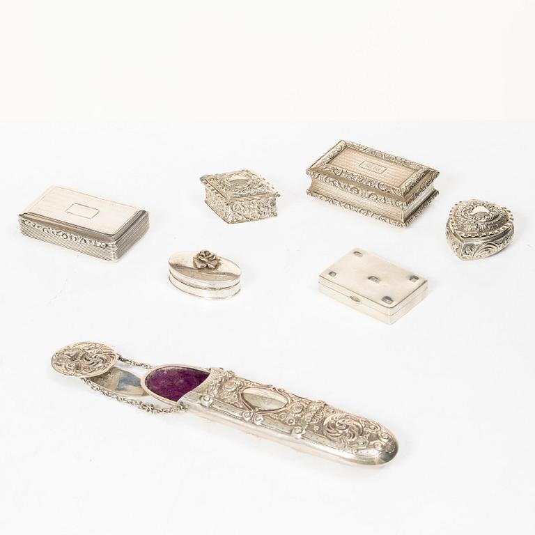 Six English silver boxes and a spectacle case for a chatelaine, silver, Birmingham and Sheffield.