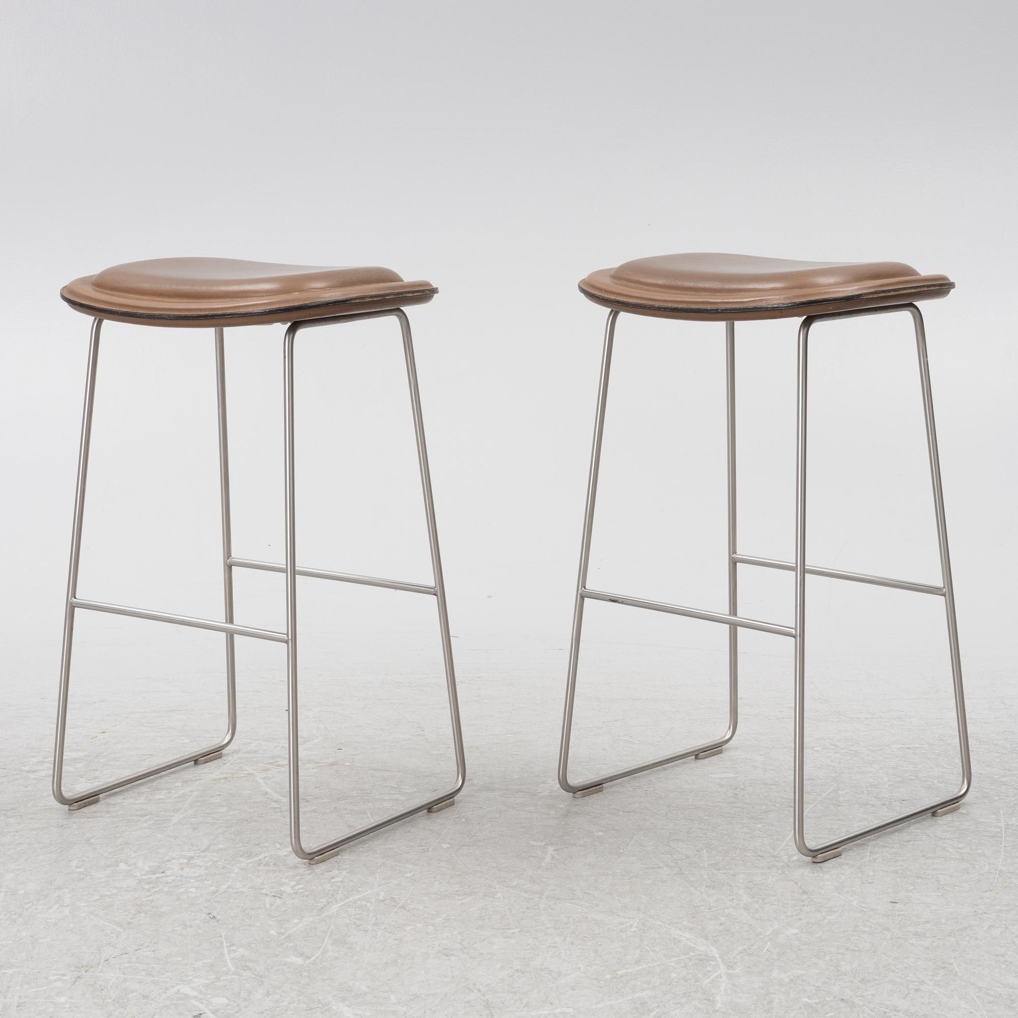 Jasper Morrison, bar stools, a pair of "Hi-Pad", Cappellini.