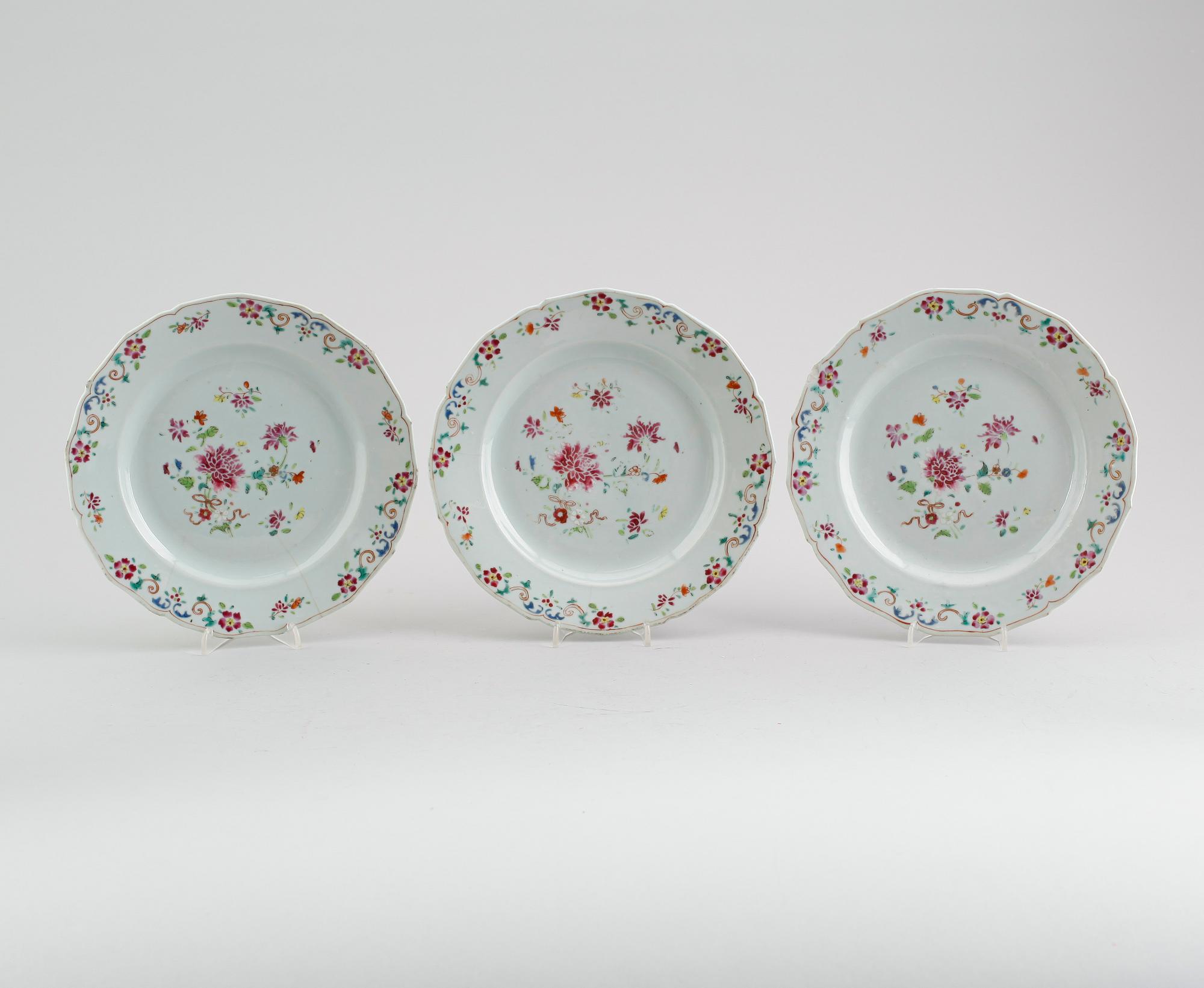 TALLRIKAR, 3 st, porslin, Kina, Qianlong 1736-1795.