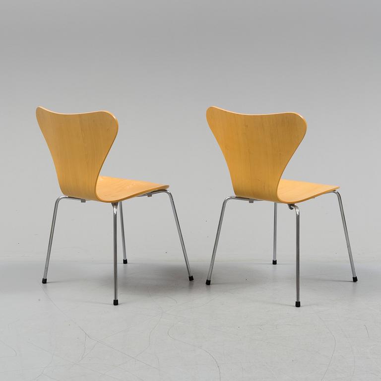 ARNE JACOBSEN, stolar, 6 st, "Sjuan", Fritz Hansen, 2000-tal.