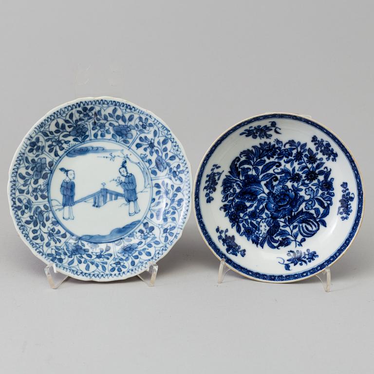 Four blue and white porcelain dishes, Qing dynasty.