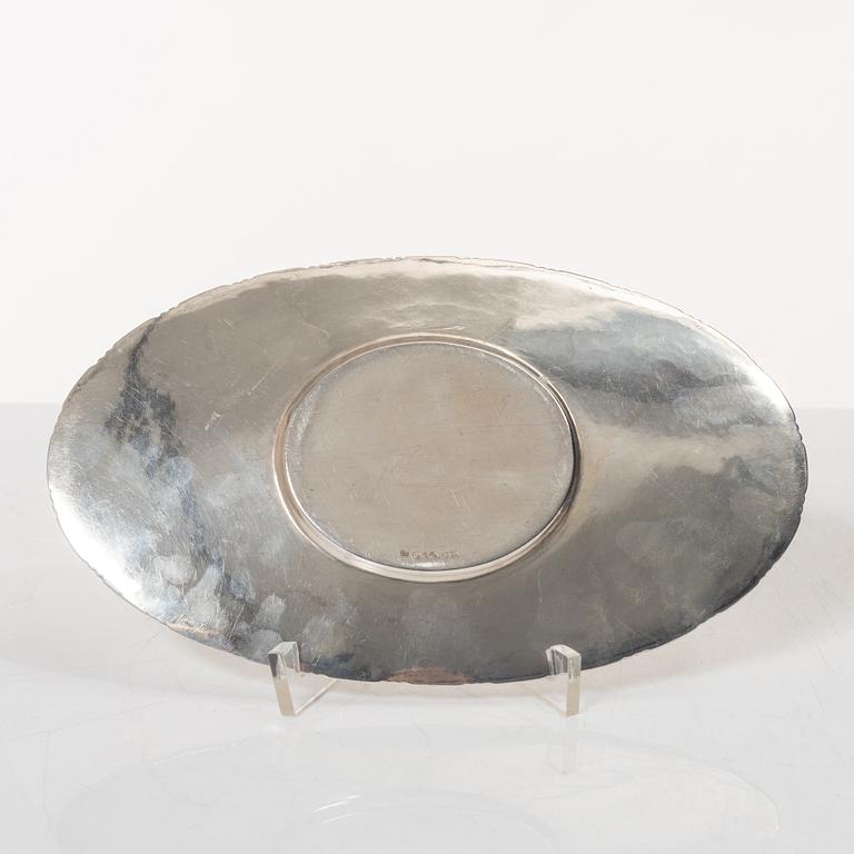 A Swedish silver sauce boat, marks of C.G. Hallberg, Stockholm 1926.