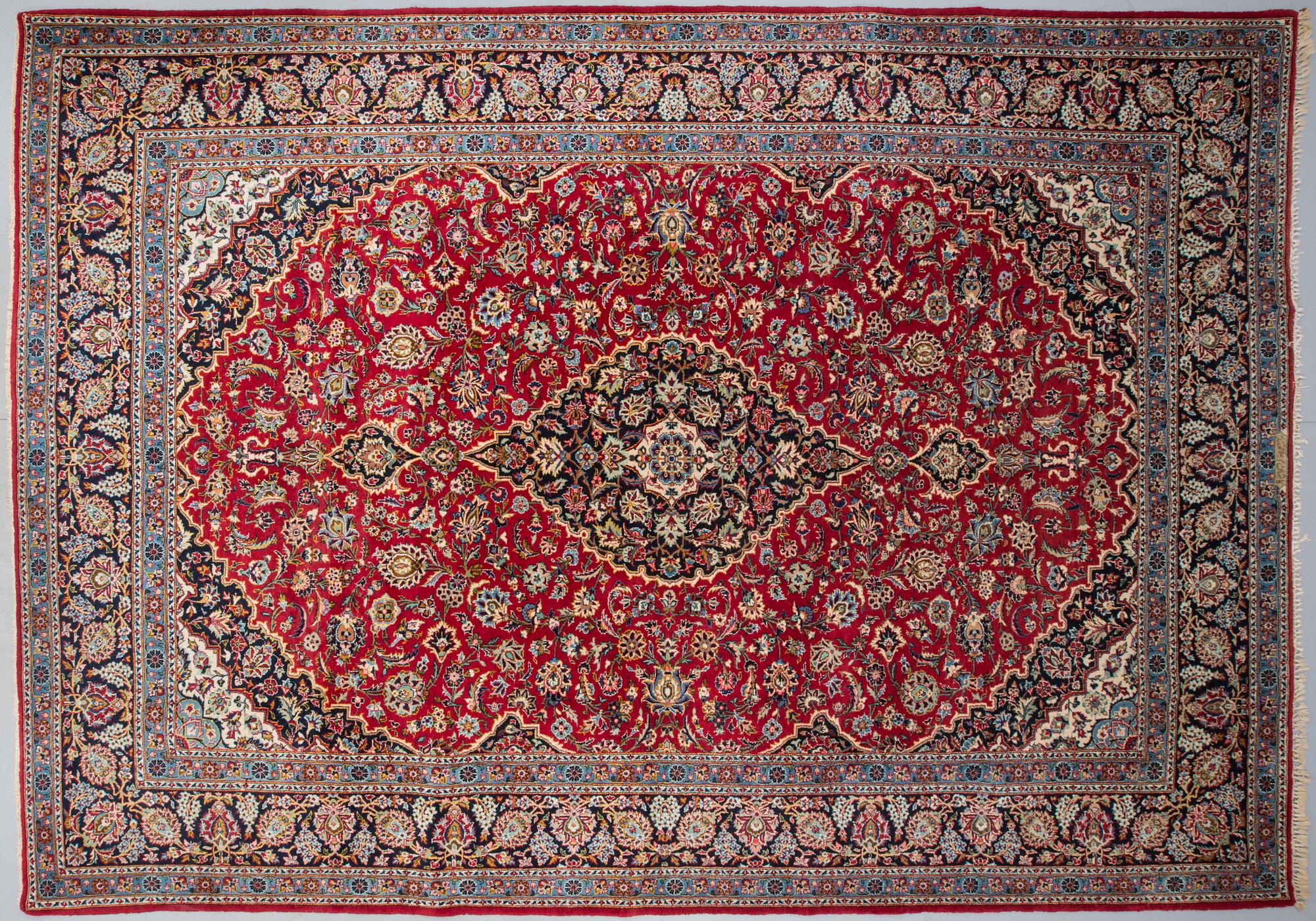 MATTA, semiantik, keshan, signerad, ca 395 X 282 cm.