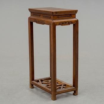 BORD, Kina, 1900-talets första hälft.