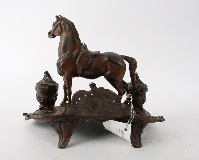 TOBAKSBURKAR, 2 st och SKRIVSTÄLL, 1800-tal samt art deco.