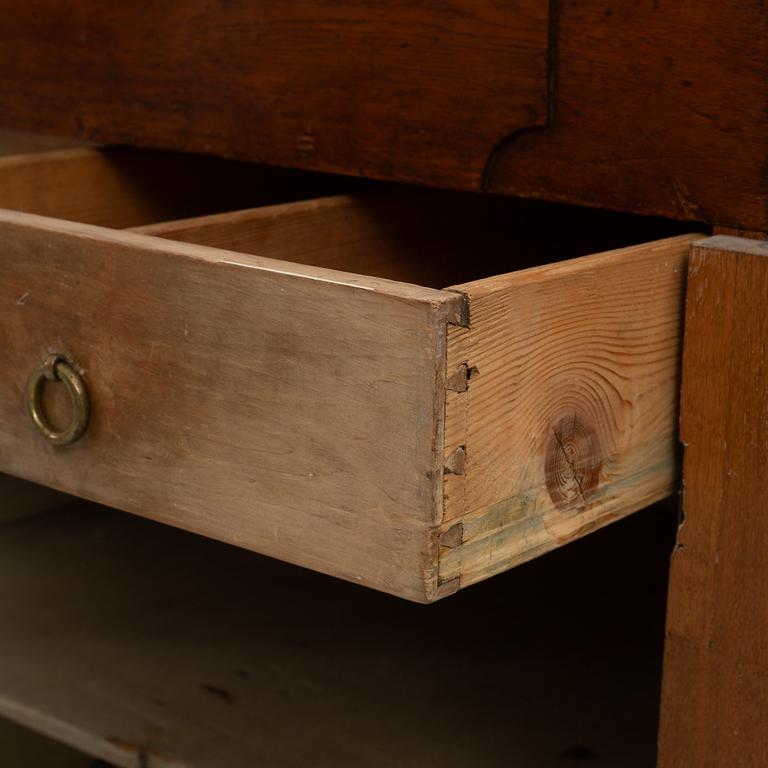 An oak sideboard, around 1800.