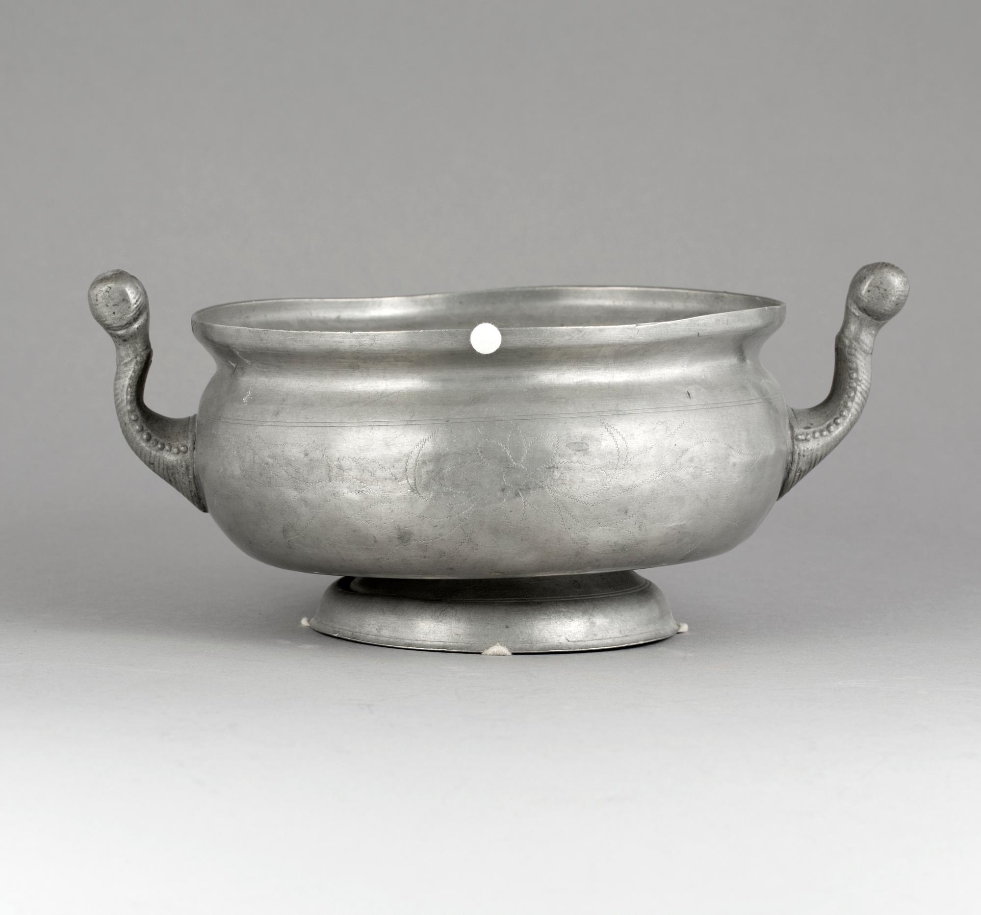 KALLSKÅL, tenn, 17/1800-tal.