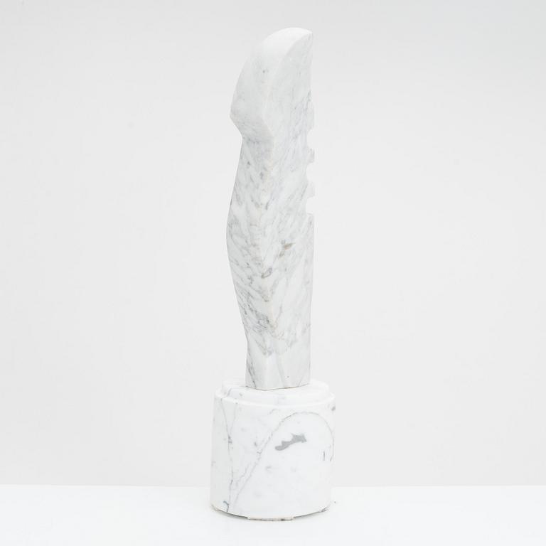 Arvo Siikamäki, skulptur, marmor, signerad och daterad 2011.